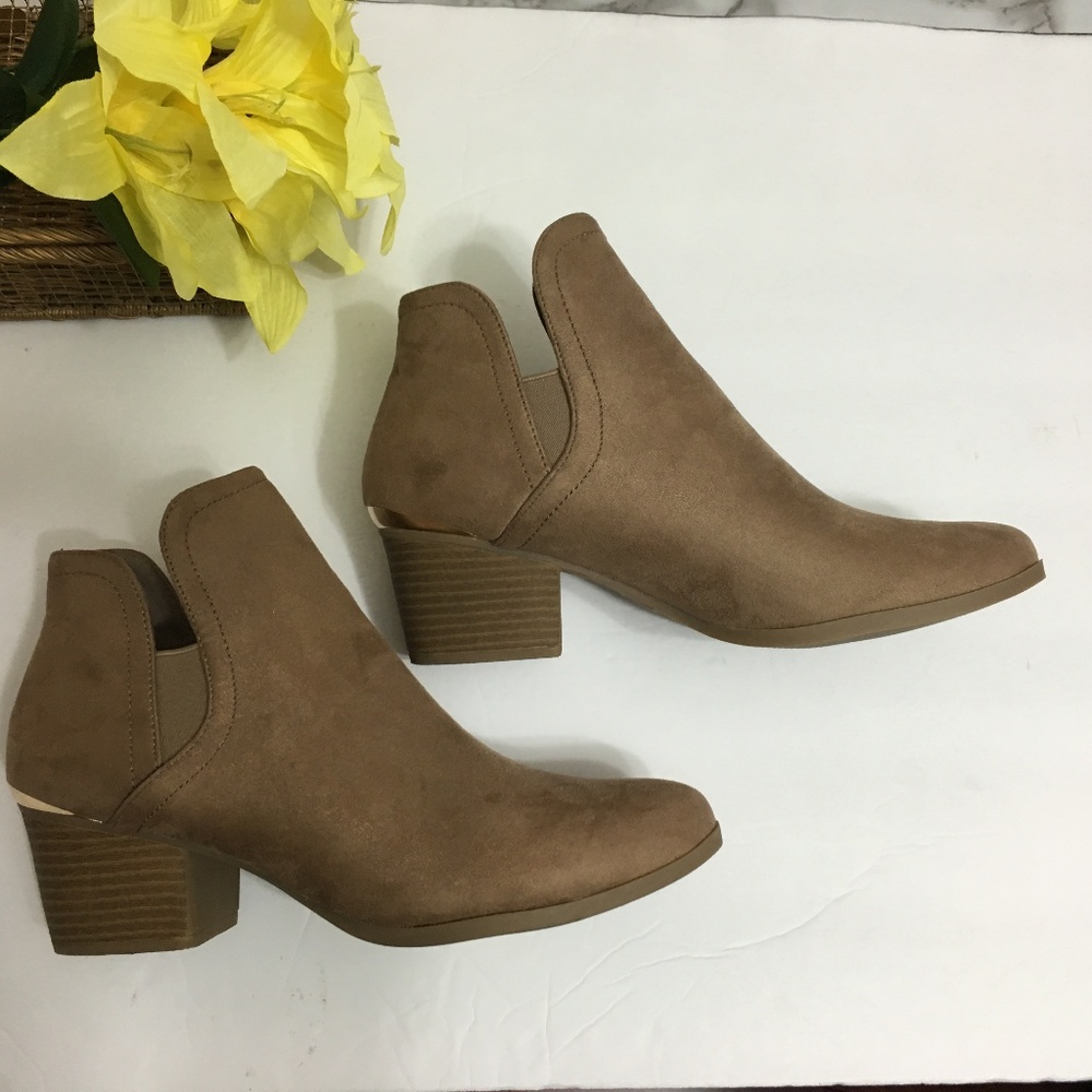 BellaMarie Brown Bootie Gold Accent in Back- NEW